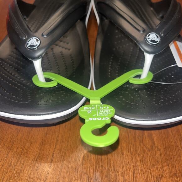 Crocs Men’s Flip Flops Sandals Size 8M/10W Black-White Water Lightweight - Picture 2 of 4